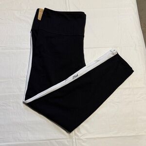 Victoria’s Secret Plus Size XXL Black Leggings Side Stripe Athleisure NWT